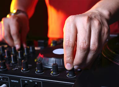 DJ